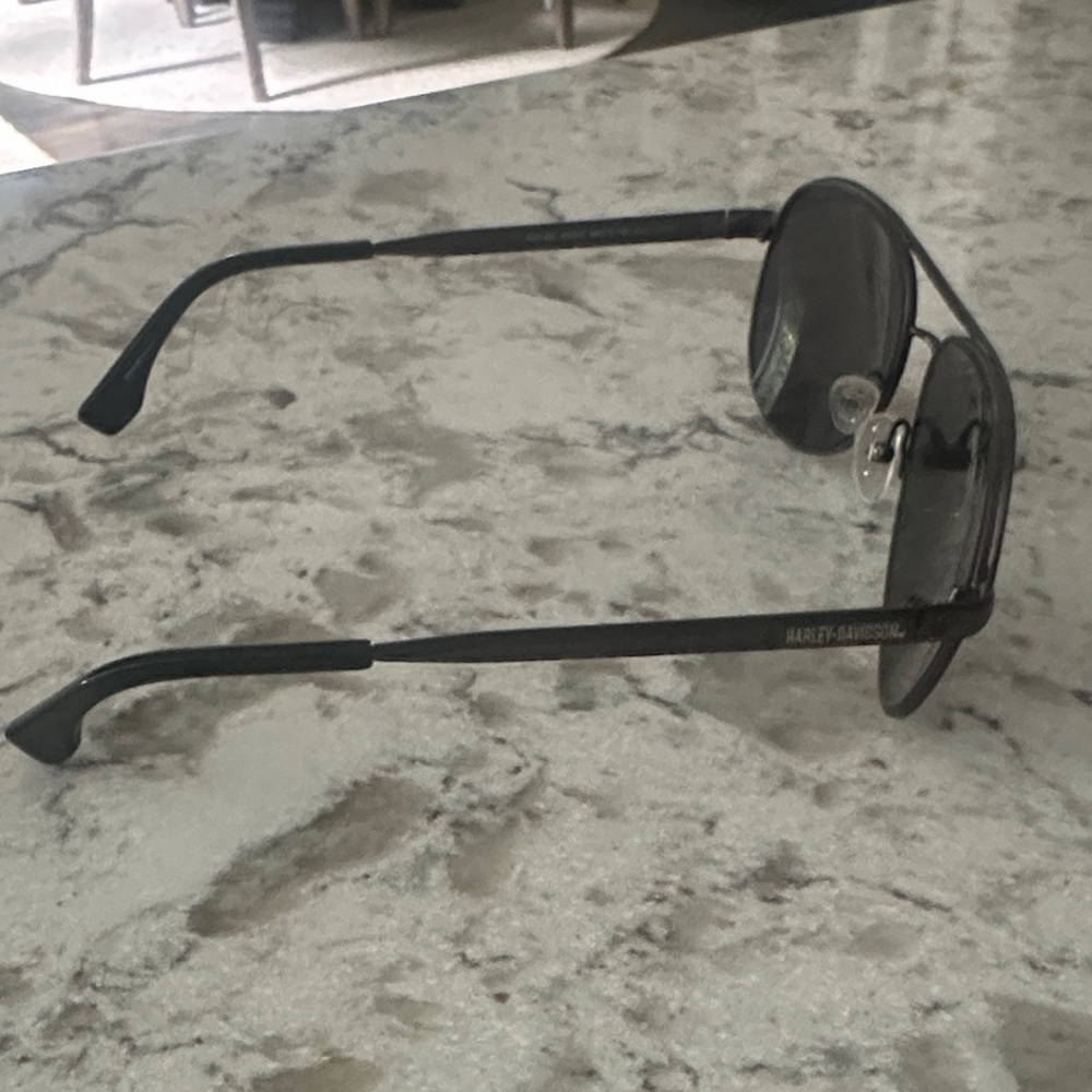 HD Black Aviator Sunglasses - Picture 3 of 6